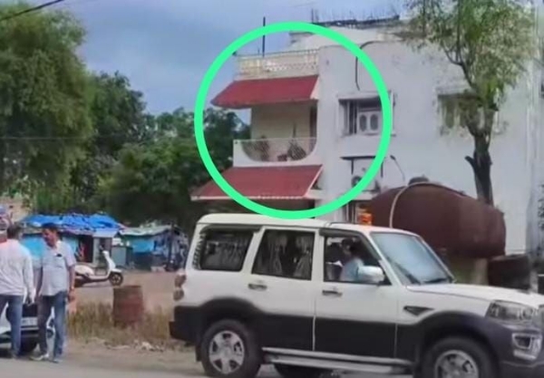 निवृत्त न्यायाधीशांच्या बंद घरात चोरी; ११ लाख ९० हजारांचा ऐवज लंपास