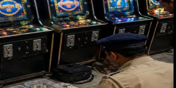 अंबाजोगाईत कॉईन गेम जुगार अड्ड्यावर पोलिसांचा छापा; दोघांवर गुन्हा