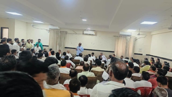 उपमुख्यमंत्री एकनाथ शिंदे यांच्या परभणी दौऱ्याच्या नियोजनासाठी आढावा बैठक दौरा यशस्वी करण्यासाठी शिवसेना पदाधिकारी व शिवसैनिक सज्ज
