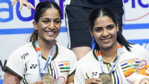 त्रिसा-गायत्रीची ऐतिहासिक कामगिरी; 15 वर्षांनंतर भारताचे महिला दुहेरीत विश्वविजेतेपदाचे पदक निश्चित त्रिसा-गायत्रीची ऐतिहासिक कामगिरी; 15 वर्षांनंतर भारताचे महिला दुहेरीत विश्वविजेतेपदाचे पदक निश्चित