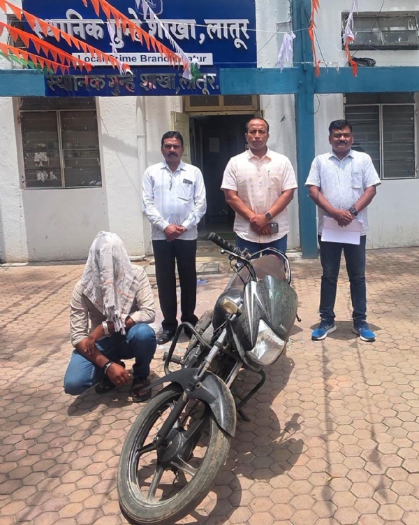 पोलीस कारवाई