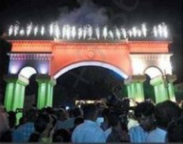 नव्या प्रवेशद्वारांमुळे हिंगणघाट शहराच्या सौंदर्यात भर आमदार समीर कुणावार यांच्या हस्ते प्रवेशद्वारांचे लोकार्पण