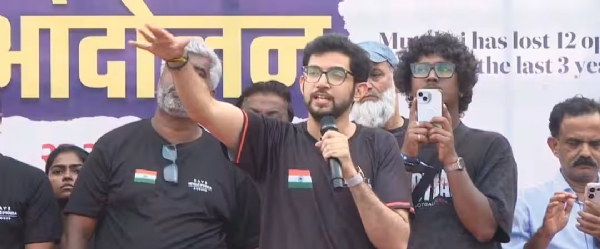 Aditya Thackeray Launches Tiranga Protest Over Mumbai Playgrounds Issue Aditya Thackeray Launches Tiranga Protest Over Mumbai Playgrounds Issue