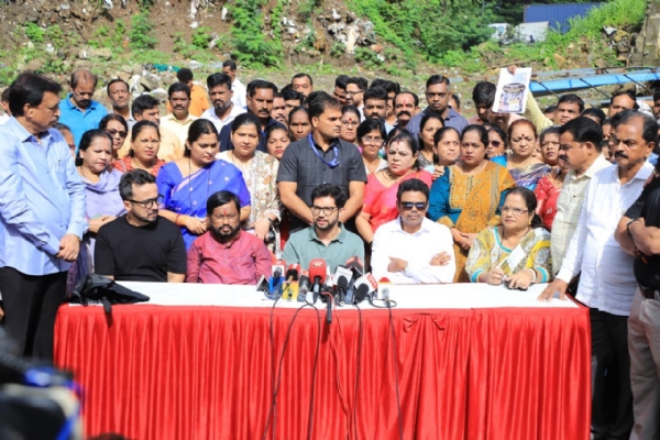 आदित्य ठाकरे मुलुंड भूखंड भेट 2 आदित्य ठाकरे मुलुंड भूखंड भेट 2