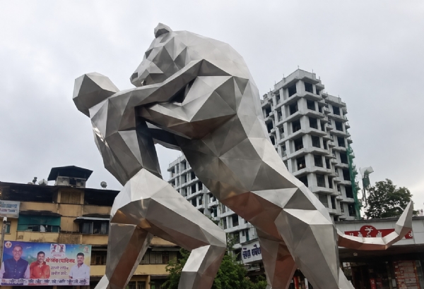 Outrage in Pen over Sambhaji Maharaj statue; demand to recover ₹25 lakh. Outrage in Pen over Sambhaji Maharaj statue; demand to recover ₹25 lakh.