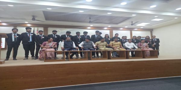 चांगला विद्यार्थी होण्याबरोबरच कायद्याचे पालन करून चांगला माणूस बना – उपविभागीय पोलीस अधिकारी समीरसिंह साळवे