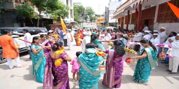 भाजप आ. अनुराधा चव्हाण मुकुंदवाडी येथे आयोजित कावड यात्रेत सहभागी