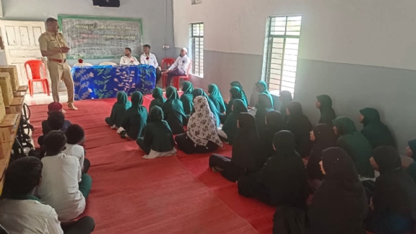 पोलीस विद्यार्थी संवाद