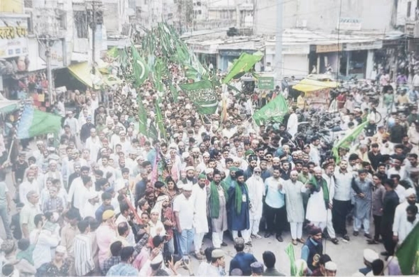 मार्कजी जुलूस-ए-मिलाद कमिटीच्या वतीने परभणीत जोरदार जुलूस-ए-मिलाद