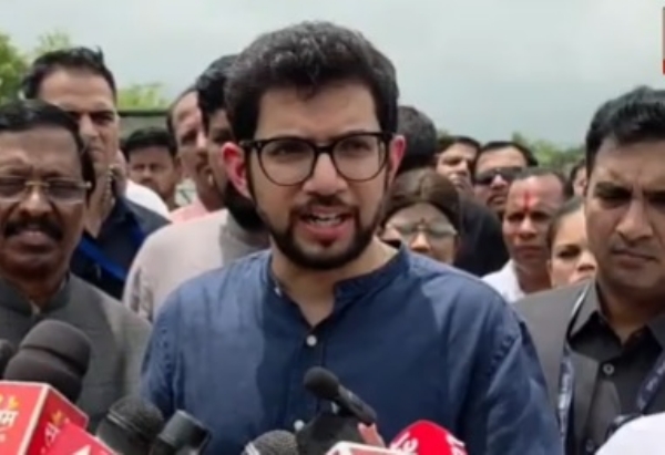 Aaditya Thackeray reviews Mumbai-Goa highway work; pulls up officials.