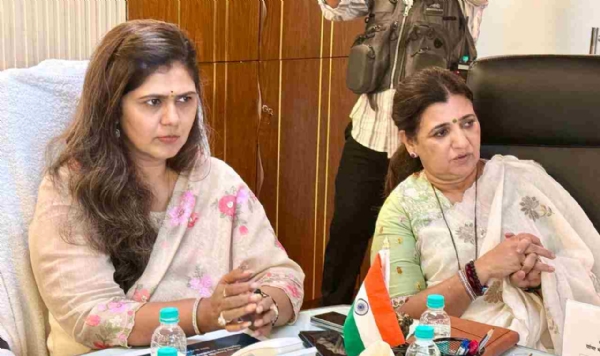 पंचगंगा नदी परिसरातील सांडपाणी प्रक्रिया प्रकल्पांच्या कामांना गती द्या -  पंकजा मुंडे