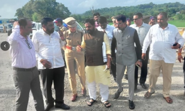 खड्डे, कोंडी अन् अडथळ्यांवर पालकमंत्र्यांचा दणका; गणेशोत्सवापूर्वी उपाययोजनांचे आदेश