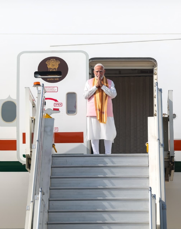 पंतप्रधान नरेंद्र मोदी पंतप्रधान नरेंद्र मोदी