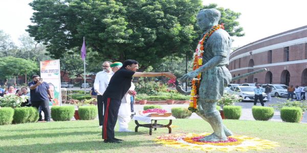 राष्ट्रीय क्रीडा दिनानिमित्त क्रीडा मंत्र्यांकडून तंदुरुस्तीचा संदेश