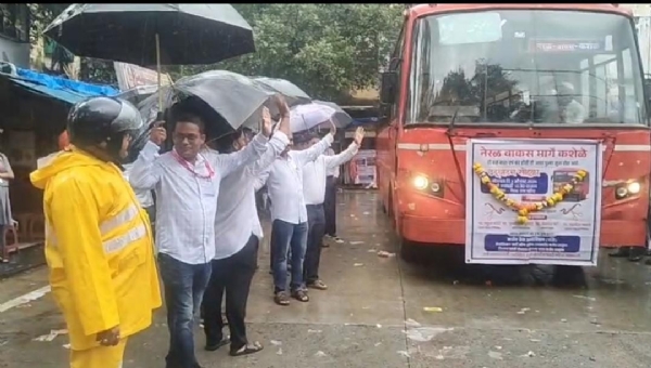 Neral-Vakas-Kashele bus service resumes after 12 years; Spontaneous response from citizens amidst heavy rain.
