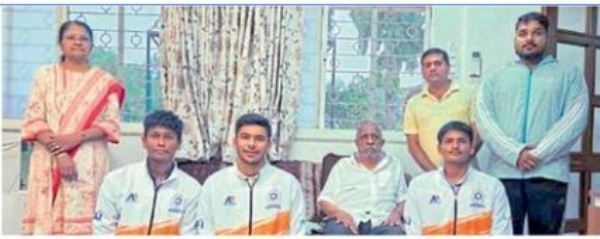 अमरावतीच्या तीन जलतरणपटूंची भारतीय संघात निवड अमरावतीच्या तीन जलतरणपटूंची भारतीय संघात निवड