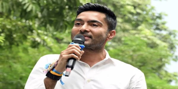 कोलकाता बिलबोर्ड वादात अभिषेक बॅनर्जींना पोलिसांची नोटीस; 14 जणांना अटक