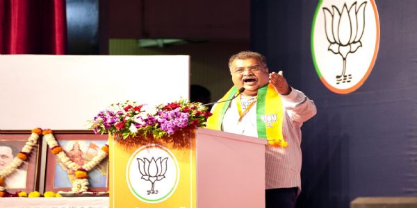 विरोधकांवर टीका करण्यापेक्षा समाजातील प्रश्न सोडविण्यावर भर द्या - प्रदेशाध्यक्ष रविंद्र चव्हाण