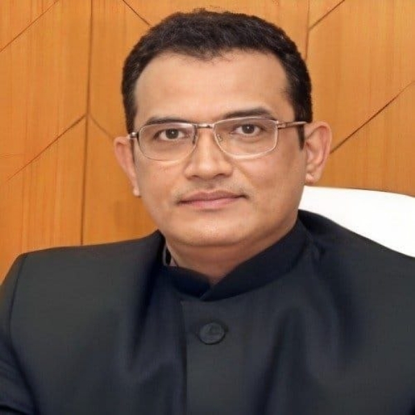 अमरावती महानगरपालिका आयुक्तांच्या नावाने व्हॉट्सअॅपवर आर्थिक फसवणुकीचा प्रयत्न; नागरिकांना सतर्क राहण्याचे आवाहन अमरावती महानगरपालिका आयुक्तांच्या नावाने व्हॉट्सअॅपवर आर्थिक फसवणुकीचा प्रयत्न; नागरिकांना सतर्क राहण्याचे आवाहन