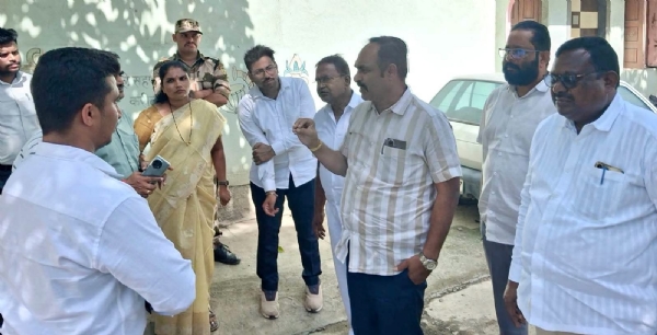 महापौरांकडून पाहणी महापौरांकडून पाहणी