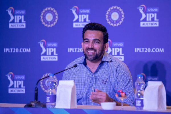 भारताचा माजी वेगवान गोलंदाज झहीर खान