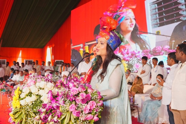 अमृता फडणवीस अमृता फडणवीस