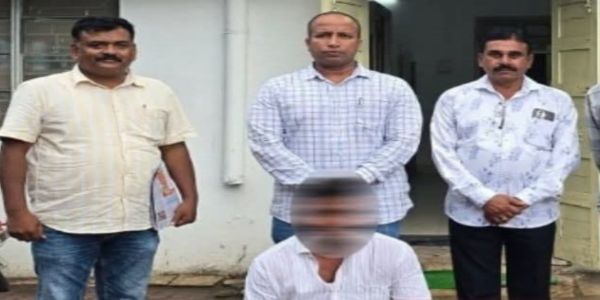 दहा वर्षांपासून फरार असलेल्या फसवणुकीच्या गुन्ह्यातील आरोपीला अटक