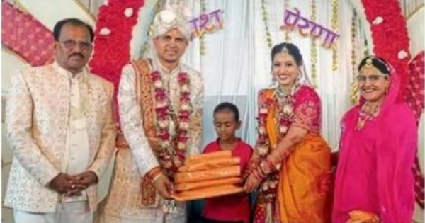 लग्नातील अनावश्यक खर्चाला फाटा