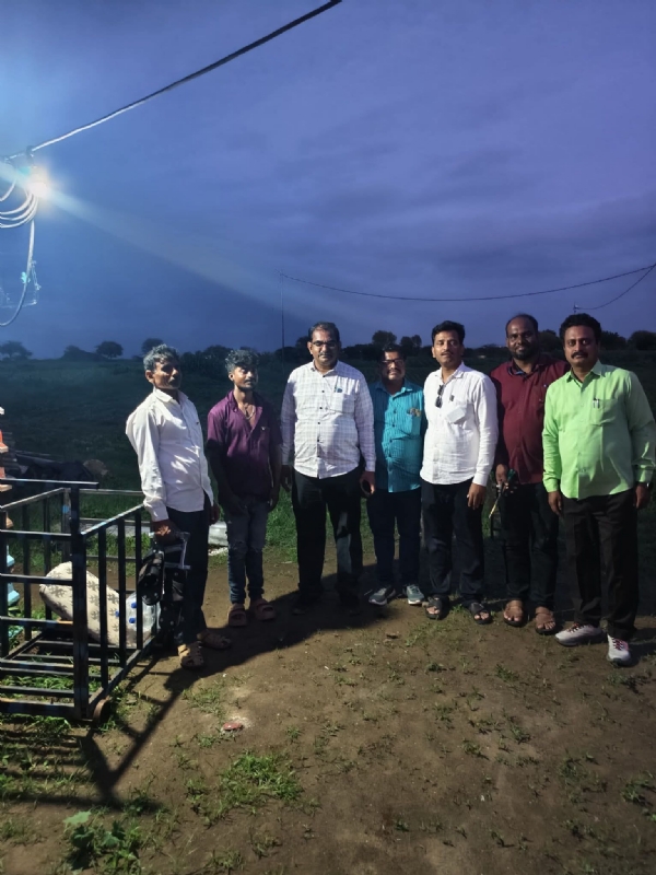 आदिवासी पारधी वस्तीवर प्रशासनाच्या सहकार्याने पडला प्रकाश आदिवासी पारधी वस्तीवर प्रशासनाच्या सहकार्याने पडला प्रकाश