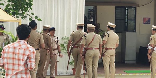 बीड दौऱ्यावर पोलीस महासंचालक सदानंद दाते; परळीतील पोलीस ठाण्यांची पाहणी,