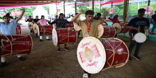 पुण्यात घुमू लागले ढोल-ताशांचे नाद; पथकांच्या सरावाला रंग