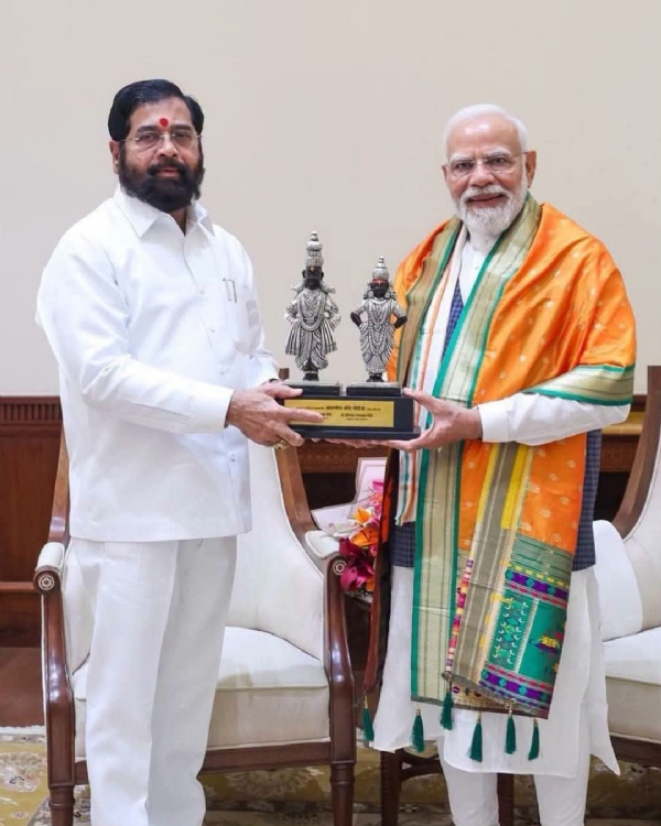 पंतप्रधान मोदी उपमुख्यमंत्री शिंदे