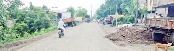 जोड रस्ता विकसित करण्याची मागणी जोड रस्ता विकसित करण्याची मागणी
