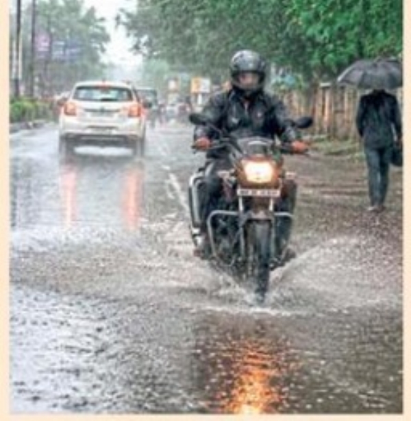 तब्बल आठ दिवसानंतर शहरात पावसाची हजेरी