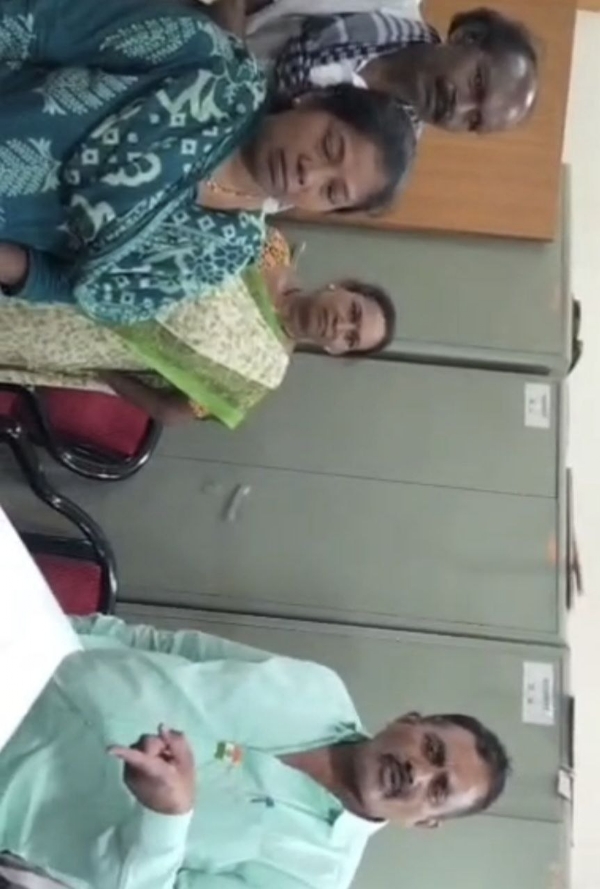 १३ पत्रांचा कचऱ्यातच ढीग! स्वच्छता विभागाच्या मनमानीविरोधात नागरिकांचा एल्गार;