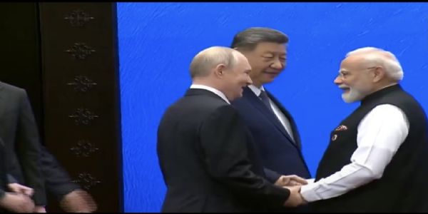 एससीओमध्ये पंतप्रधान मोदींची जिनपिंग-पुतिन यांच्याशी भेट