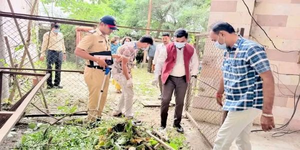 छ. संभाजीनगर : विभागीय आयुक्तांनी कृतीतून दिला स्वच्छतेचा संदेश