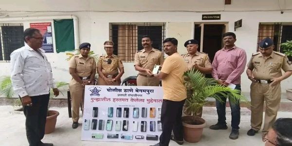 हरवलेले मोबाईल परतले; पोलिसांकडून गणेशोत्सवाची गोड भेट