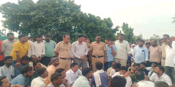 पुगळयात बालकाच्या अपघाती मृत्यूनंतर रास्ता रोको
