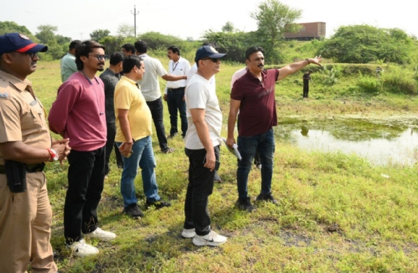 मनपा आयुक्तांकडून छत्री, प्रथमेश तलावाची पाहणी