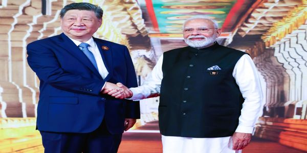 ब्रिक्स शिखर परिषदेत मोदी-जिनफिंग यांच्यात द्विपक्षीय चर्चा