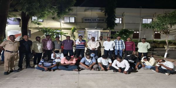 गेवराईत जुगार अड्ड्यावर पोलिसांचा छापा; १४ जणांवर गुन्हा