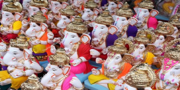 नेहरू मैदानात मातीच्या गणेशमूर्तींसाठी स्वतंत्र दुकाने; पर्यावरणपूरक गणेशोत्सवासाठी मनपाचे आवाहन