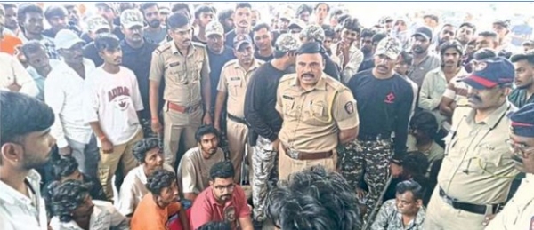 ‘डीजे’च्या समर्थकांना पोलिसांची चपराक ‘डीजे’च्या समर्थकांना पोलिसांची चपराक
