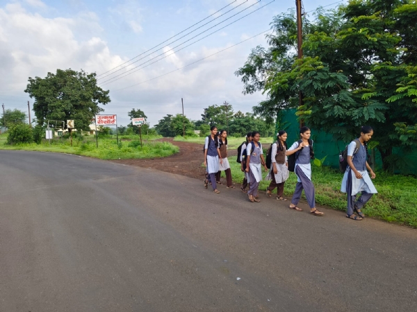 Future of 250 students hangs in the balance; ST administration shuts down Neral-Vakas-Kashele bus service.