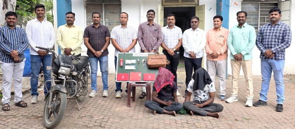 पोलीस कारवाई
