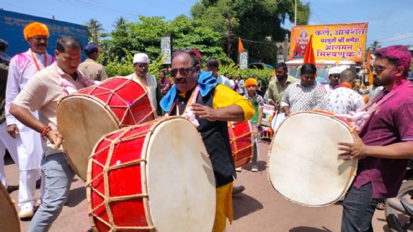कर्ला आंबेशेत गावची गणेश आगमन मिरवणूक कर्ला आंबेशेत गावची गणेश आगमन मिरवणूक