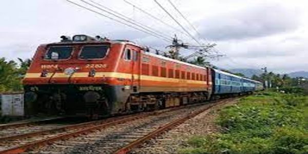खान्देशातील रेल्वे प्रवाशांना दिलासा; उधना–सुबेदारगंज विशेष रेल्वेचा कालावधी वाढविला