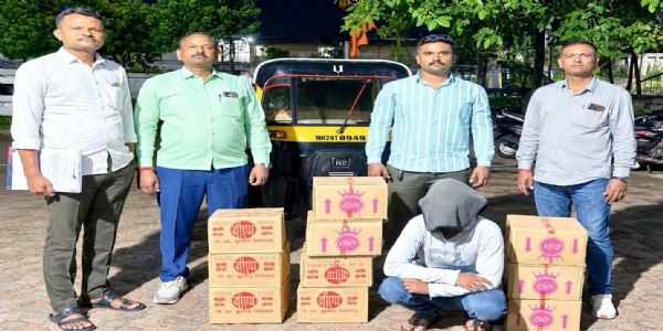 लातूरमध्ये देशी दारूच्या एक हजार बाटल्यांसह आरोपीला अटक