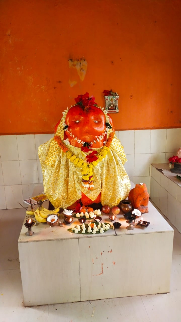 किर्र जंगलात असलेला हाच तो पातानील गणपती बाप्पा